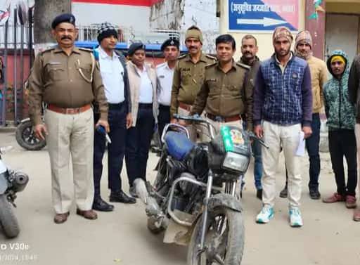 बक्सर में पुलिस ने वाहन जांच के दौरान पकड़ा चोरी के बाइक,पुलिस को चकमा देकर चोर हुए फरार